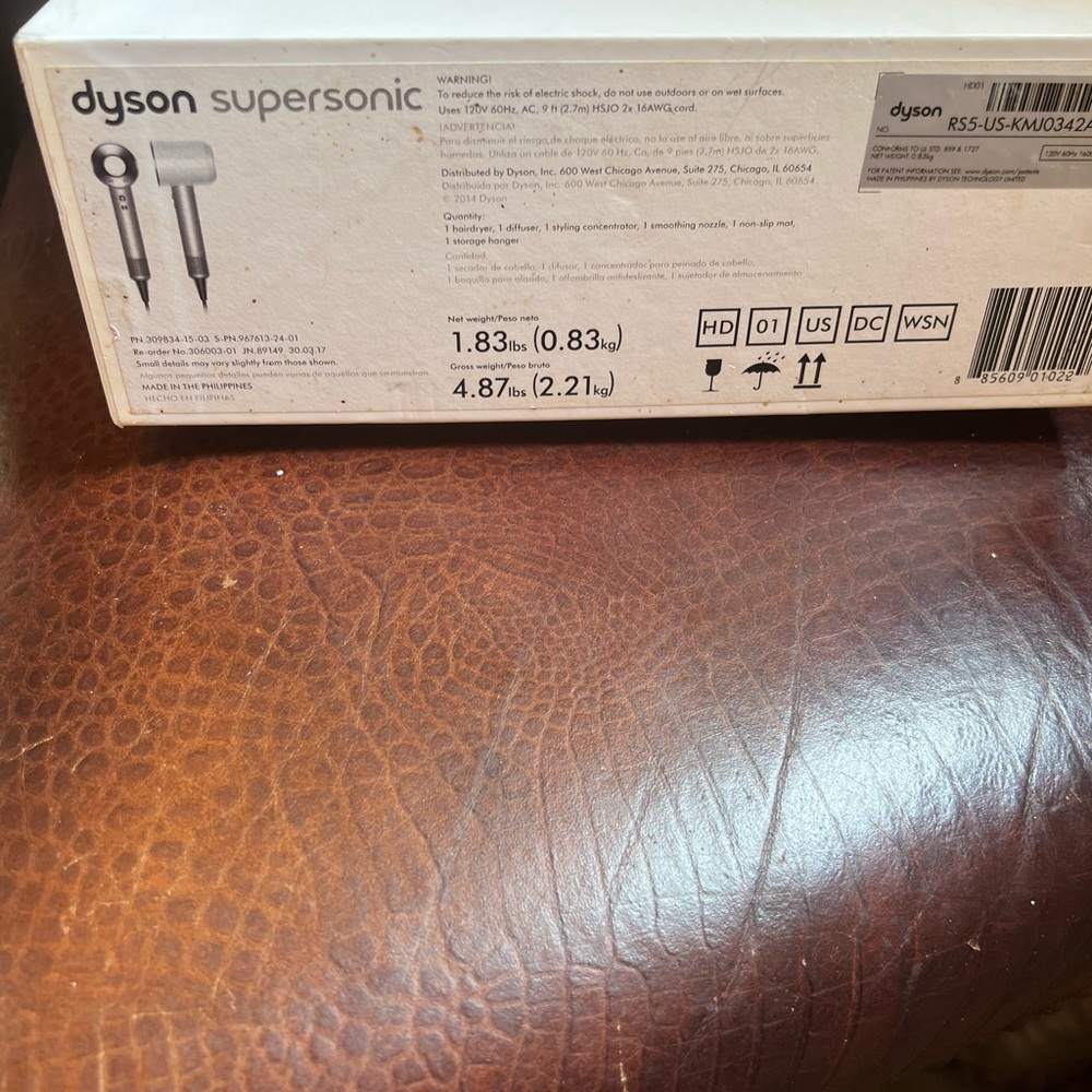 Dyson blow dryer never used New without tags